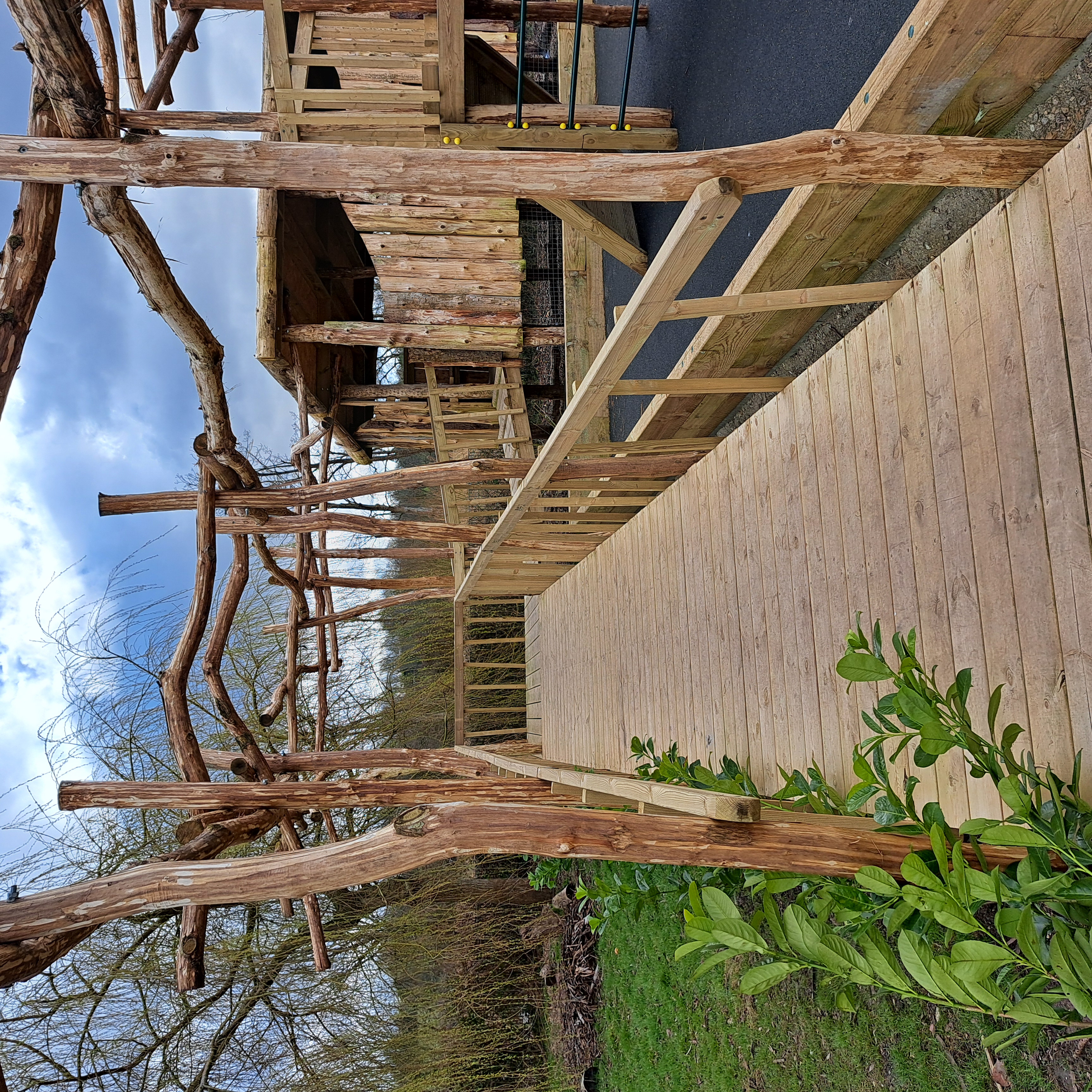New riverside hide for Hampshire schoolchildren.